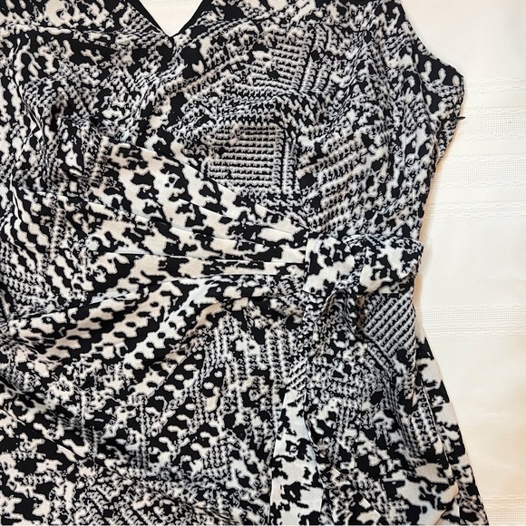 MNG by Mango Dress Sleeveless V- Neck‎ Sz 10 EUC Blk & Wht Print - Picture 8 of 11
